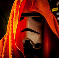 Adam faleceu em 11 de maio de 2001 (sim! Entenda O Que E O Dia Da Toalha E Dia Do Orgulho Geek E Saiba Por Que Ele E Comemorado Hoje Dia 25 De Maio Pausa Dramatica Cinema Musica Entretenimento