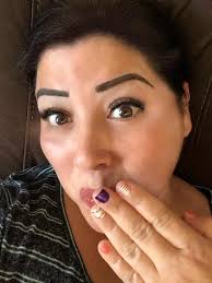 💅🏽VENDOR SPOTLIGHT💅🏽 Teach Me How To Mani Hi, I'm Becca and I'm a  middle school teacher, wife, and mom to a 3 year old and 2 happy huskies. I  first tried Color