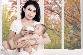 Susu bagi bayi atau belita memiliki peran sangat penting dalam membantu perkembangannya, susu memiliki berbagai nutrisi yang di butuhkan oleh tubuh terutama bagi bayi yang masih berada dalam pertumbuhan. Kenali Ciri Ciri Bayi Tidak Cocok Susu Formula Dan Cara Mengatasinya Di Sini Alodokter
