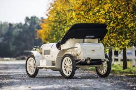 Skoda Restores 110 Year Old Sports Car And Boy Does It Look Gorgeous Old Sports Cars Laurin Klement Classic Cars Trucks