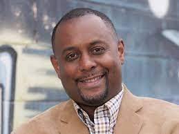 Doc Eric's Instagram, Twitter & Facebook