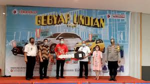 .pemenang undian shopee ini sama seperti modus penipuan pemenang undian lainnya seperti undian pt android indonesia,undian indosat ,undian tri di lihat dari situs blog para pelaku penipuan yang berjudul pemenang undian shopee tahun 2018 ,hanya sedikit tampilan di buat berbeda. Simak Inilah Nama Nama Peraih Grandprize Undian Chandra Radarlampung Co Id