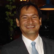 Zak Starkey, hijo de Ringo Starr, viendo a su padrino Keith Moon tocar la  batería que el mismo músico ingles regaló a su ahijado por su cumpleaños  número 10. Moon fue muy