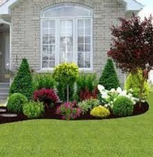 The entry and parking courtyard : 42 Amazing Grass Landscaping For Home Yard Awesome 42 Amazing Grass Landscaping Front House Landscaping Front Yard Garden Design Front Yard Landscaping Design