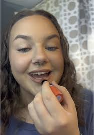 are you a lipstick girlie? #beautyhacks #beautytok #makeup