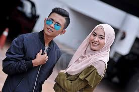 Открыть страницу «tajul & wany hasrita» на facebook. Video Muka Tajul Berubah Terus Saat Wany Hasrita Nyanyi Lagu Khai Bahar Muka Tajul Nampak Kecewa 5cce65c222f7a Jpeg Soya Lemon