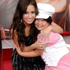 #demi lovato #madison de la garza #my gif demi #1k #2.5k #5k. Madison De La Garza Famousfix