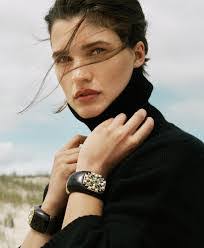 Christine Keane's Instagram, Twitter & Facebook