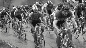 He started the tour de france 14 times and finished 12 times. Raymond Poulidor Nachruf Auf Die Franzosische Radsport Legende
