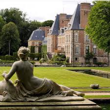 Maison Jardin On Instagram Timeless Beauty On Many Levels In A Classic Setting Via Ch French Castles Beautiful Castles Castle