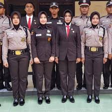 Semua halaman dengan judul mengandung kata pakaian sipil lengkap. Mirip Pakaian Dinas Polisi Ini Penampakan Seragam Satpam Yang Baru News Liputan6 Com