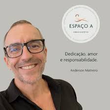 30 anos na área da beleza, cuidando das mulheres com dedicação, amor e  responsabilidade. 💚 _ Espaço A Cabelo e Estética 🍃 ecofriendly ______  📞48 99104-8631 Rua Félix Kleis, 95