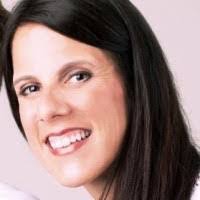 Kristy Hutchinson's Instagram, Twitter & Facebook