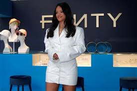 Rihanna net worth over time. 7hogwzakewwexm