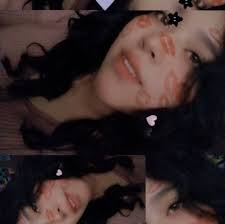 Este pollo come mejor que yo.