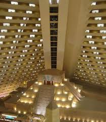 The World S 18 Strangest Elevators Luxor Hotel Las Vegas Luxor Las Vegas Luxor