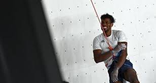 Si l'escalade sans indication est bien sûr toujours possible et largement pratiquée, une des particularités de l'escalade à fontainebleau est l'existence de parcours ou circuits. Kdh5odc3tggzxm