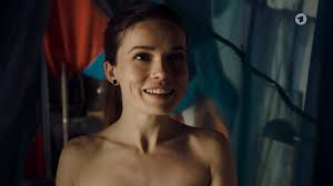 Зои мур  zoe moore mutter, kutter, kind ( 2021 ) watch online
