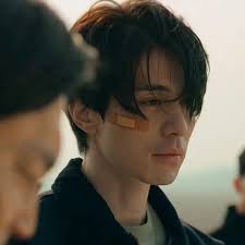 Superb actor Lee Dong wook as Jeong Jin man in #AshopForKillers 🔥🔥🔥 He  is the owner of the most safe and amazing house in kdrama worldwide. He  look so cool 😎 He