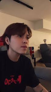 這幾天一直看到好多謝霆鋒演唱會的新聞和影片, 真的好想好想好想到現場去看啊🥹, 這首無聲仿有聲 瞬間帶我回去少年時期～, 他的歌  是多少80&90的青春啊😭, 可以來馬來西亞開一場嗎？🤤, #無聲仿有聲, #謝霆鋒