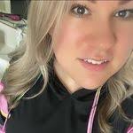 Allie Threet's Instagram, Twitter & Facebook