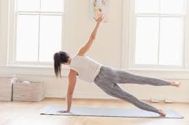 Ejercicios básicos para hacer en casa y beneficios. Iniciacion Al Pilates Cinco Ejercicios Basicos Para Practicar Desde Casa Y Sin Accesorios