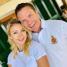 Stefan und susanne mross sowie die kinder sind dem bericht zufolge bereits aus dem gemeinsamen haus im bayrischen unterwössen ausgezogen. Nach Stefan Mross Scheidung Anna Carina Absolut Happy Promiflash De