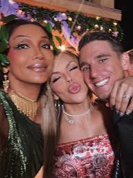 Yasmin Lee (@tsyasminlee) • Instagram photos and videos