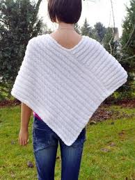 Diesen poncho sollte man besser in zwei teilen stricken, dafür teilt man den kopfumfang durch zwei und nimmt noch 1 cm für die naht dazu. Poncho Stricken Elegant Wunderschon Diy