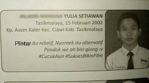 Yak ini lanjutan ceritaku dimana setelah berita tentang saya pernah berhubungan dengan grace di aula akhirnya dengan bantuan sodara saya saya bisa bersekolah kembali yah walaupun sekolahnya jauh berbeda dibandingkan yang dulu. 15 Quote Kocak Siswa Smp Di Buku Kenangan Bikin Susah Mingkem Brilio Net Line Today