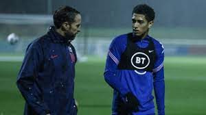 Jude victor william bellingham is an english professional footballer who plays as a midfielder for bundesliga club borussia dortmund and the england national team. Jude Bellingham Says Dad Mark Was His First Footballing Hero In Non League Scene