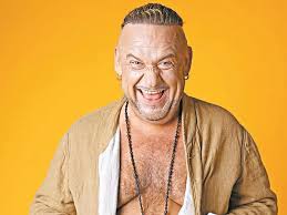 Сми пишут, что звезду «кривого зеркала» александра морозова обвинила в изнасиловании и избиении молодая девушка. Perestal Byt Smeshnym Aleksandr Morozov Rasskazal Kak Petrosyan Vosprinyal Ego Pohudenie