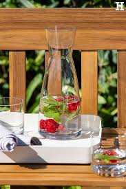 Selbstgemachte Erfrischungen Schmecken Aus Unseren Glaskaraffen Besonders Gut Meinhoffi Hoffner Hoeffner Wohnen Mo Terrassenmobel Gartenmobel Garten