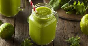 1 sachet de thé vert,1 citron jaune,10 feuilles de menthe fraîche. 15 Boissons Detox Pour Purifier Son Corps Fourchette Et Bikini