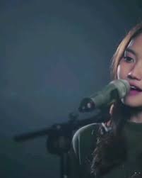 Video Bukannya Aku Takut Ariel Ft Mirriam Eka Di 2021 Film Bagus Lirik Lagu Lagu