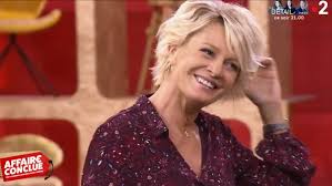 « ce vase charmant, on disait qu'il irait très très bien dans ma chambre. Cette Allusion Coquine De Sophie Davant Provoque Un Sacre Malaise Dans L Emission Affaire Conclue Video