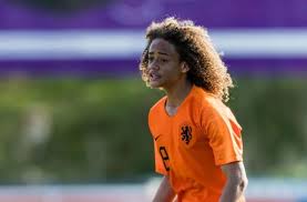 In barcelona they say he's a kid who plays like a veteran. Xavi Simons Leaves Barcelona And Set To Sign With Psg