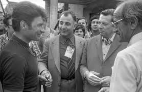 Raymond poulidor mettra fin à sa carrière en 1977. Cote D Or Histoire Raymond Poulidor Une Legende Qui A Aussi Marque La Cote D Or