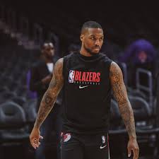 Matthew lillard has been spotted with two unknown tattoos while gracing the big screen, one is a small circular design located on his right shoulder and the other is a larger design on his left shoulder. Closeup360 On Twitter Blazers Point Guard Damian Lillard Wears The Number Zero On His Jersey As The Letter O To Represent The 3 Most Important Places In His Basketball Career Oakland Ogden