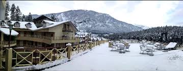 Vashist springs is a local attraction and if an activity is on the agenda, mall road and solang valley are snow peak retreat & cottage. Snow Peak Retreat Manali Resorts Book Now 8130681111