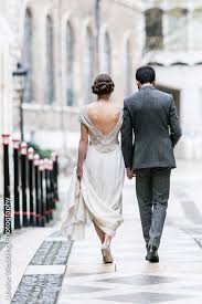 Couple Portrait By The Guildhall In London Louise Wedding Photography Pr Wedding Photography Contract Wedding Photography Contemporary Wedding Photography