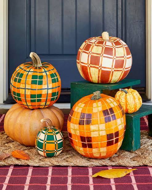 64 Easy Pumpkin Painting Ideas for Halloween 2025