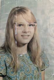 Could someone edit this photo so it looks clean and brand new?