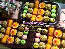Harga aneka jenis kue basah tampah enak dan higienis. Kue Nampan Mba Rahma Seruni Boga