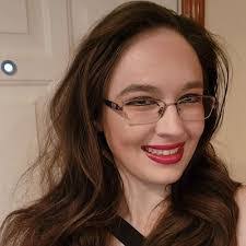 Sarah Wasik's Instagram, Twitter & Facebook