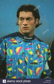 Born 15 october 1969) is a portuguese retired footballer who played as a goalkeeper. Vitor Baia Portugal Porto 15 September 1995 Stockfotografie Alamy