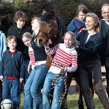 Ursula gertrud von der leyen (german pronunciation: Mother Of Seven Ursula Von Der Leyen Among Those Who Could Replace Angela Merkel World The Times