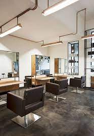 Un Salon De Coiffure Atypique Et Branche Frenchy Fancy Design Interieur Salon Salon De Coiffure Interieur De Salon De Coiffure