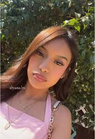 Spring Makeup Ideas for Girly Brunettes