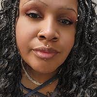 Sandy Desmond's Instagram, Twitter & Facebook